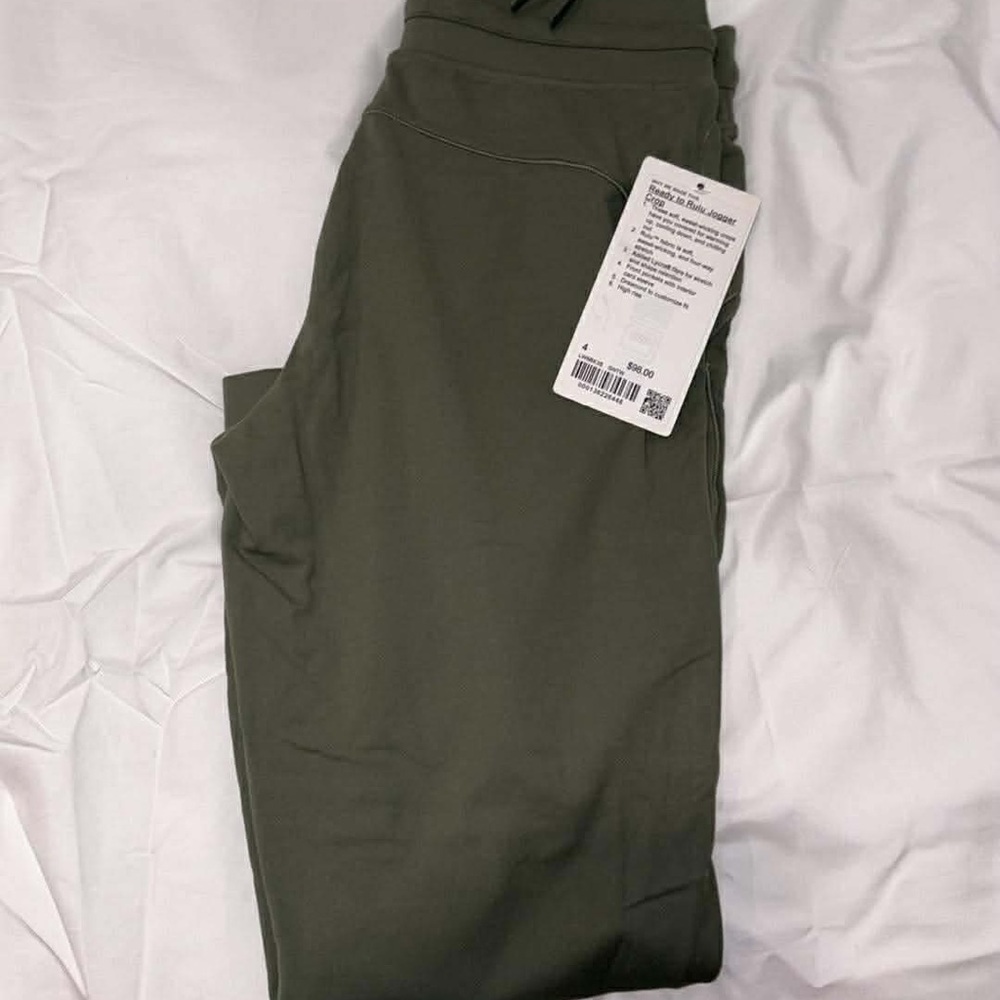 Lululemon ready to Rulu jogger crop
